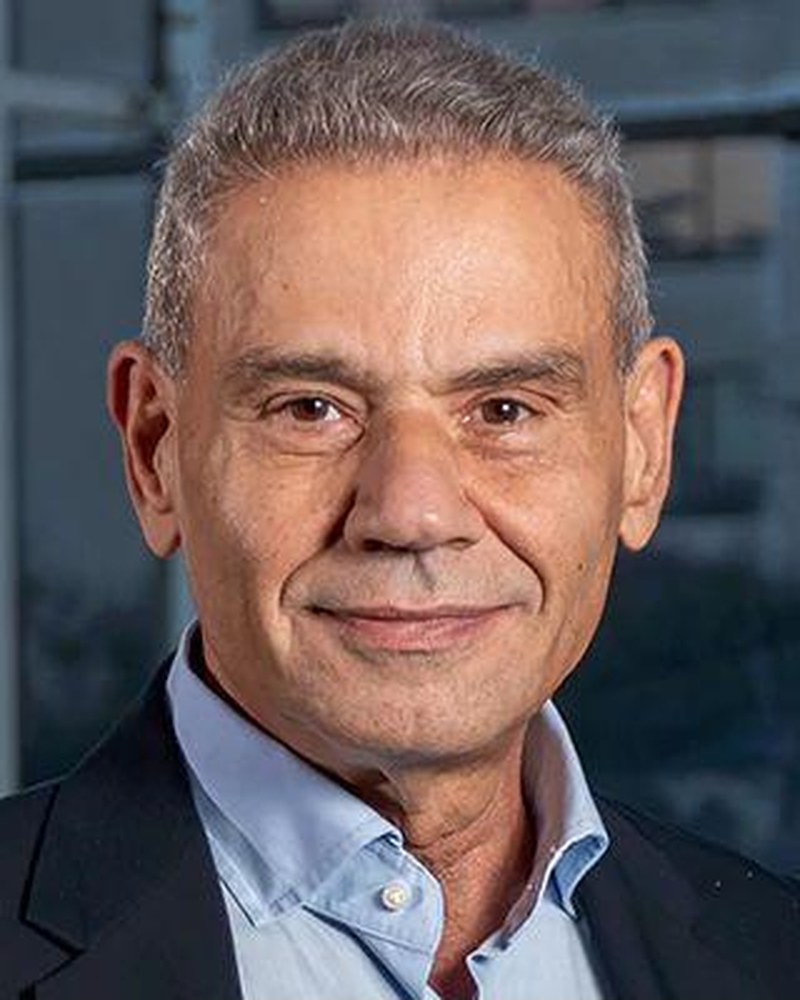 Dr. Roberto Debbag